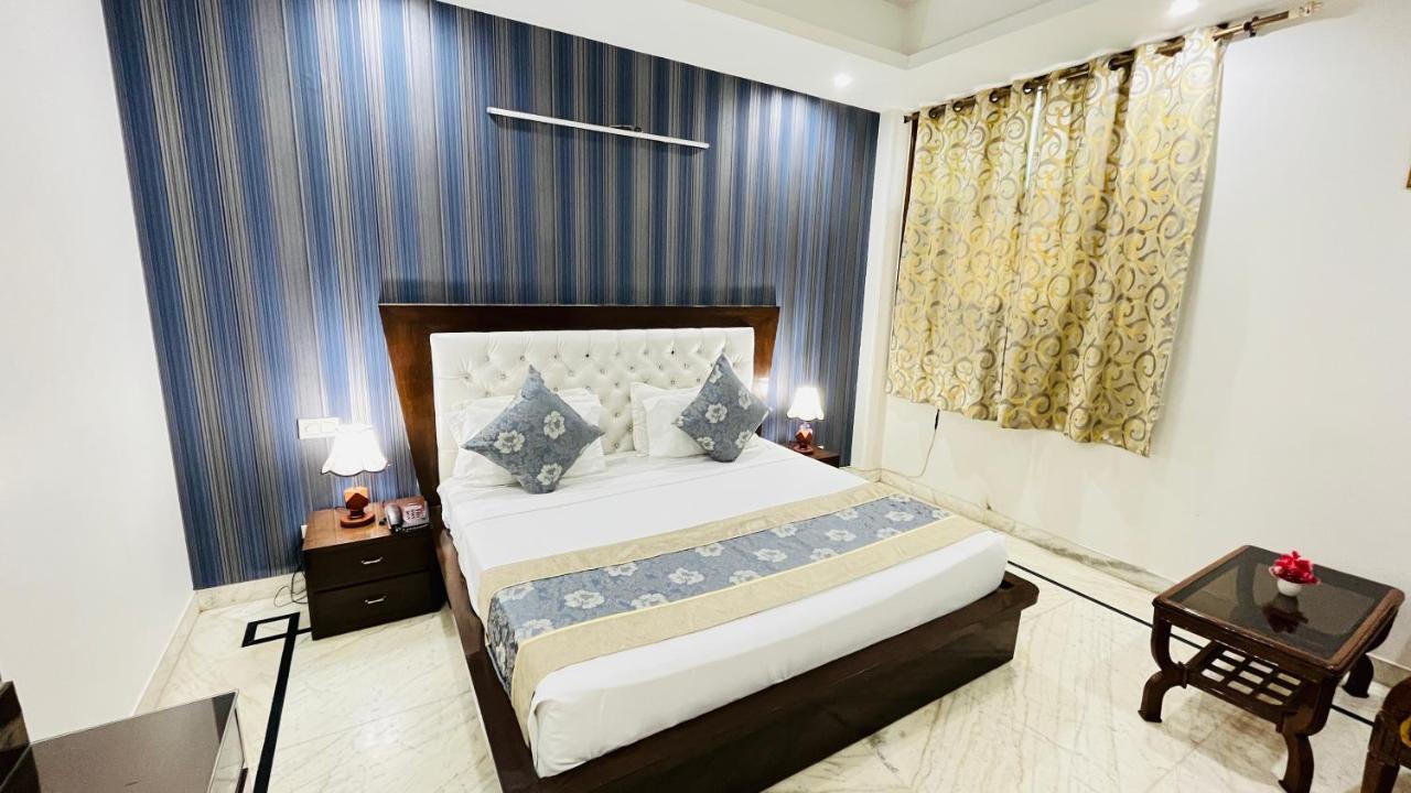 Hotel Starline Sector 28 Gurgaon Exteriör bild