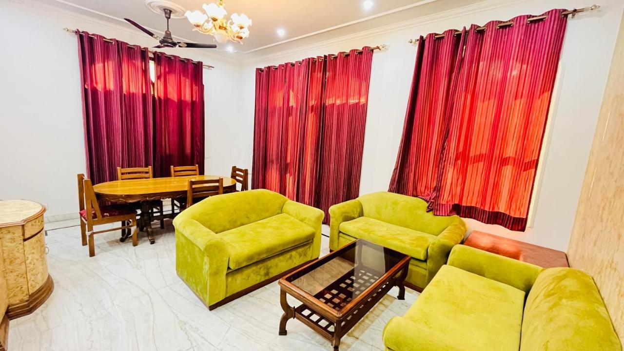 Hotel Starline Sector 28 Gurgaon Exteriör bild