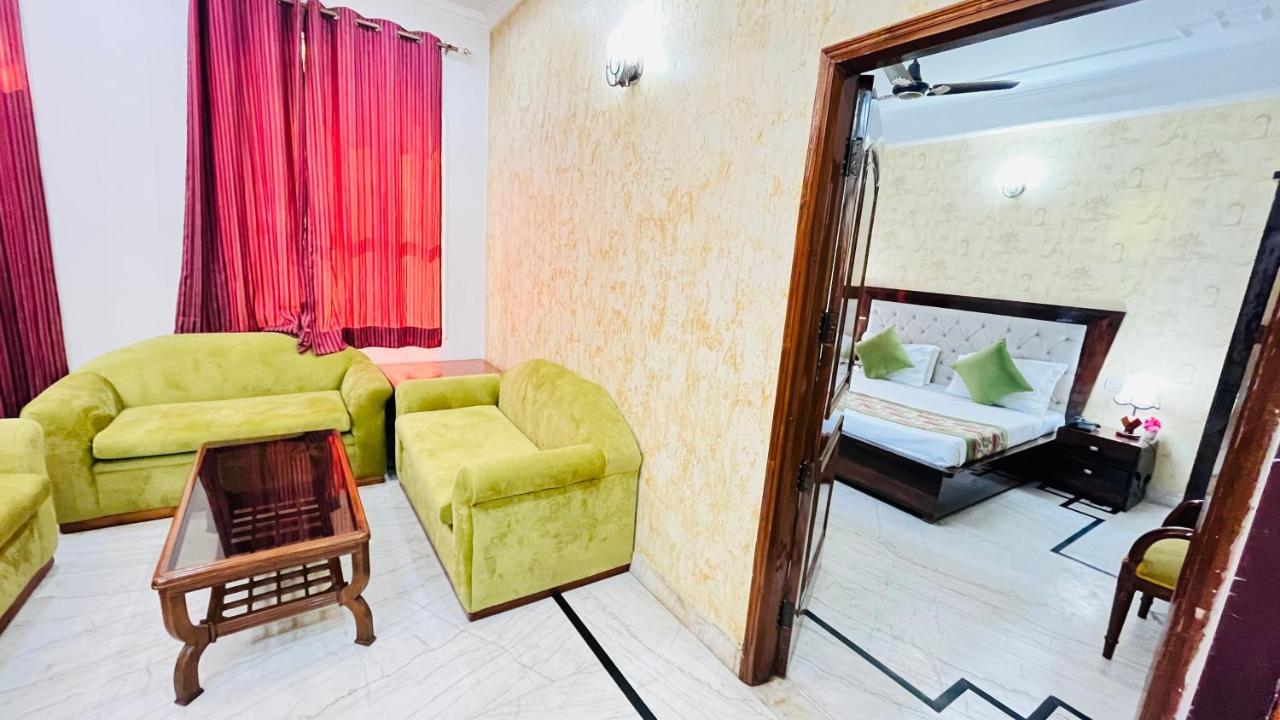Hotel Starline Sector 28 Gurgaon Exteriör bild