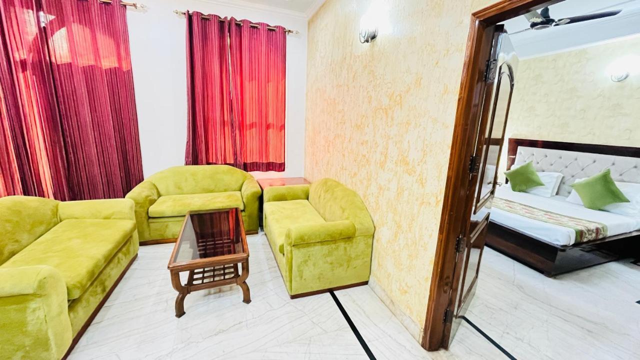 Hotel Starline Sector 28 Gurgaon Exteriör bild