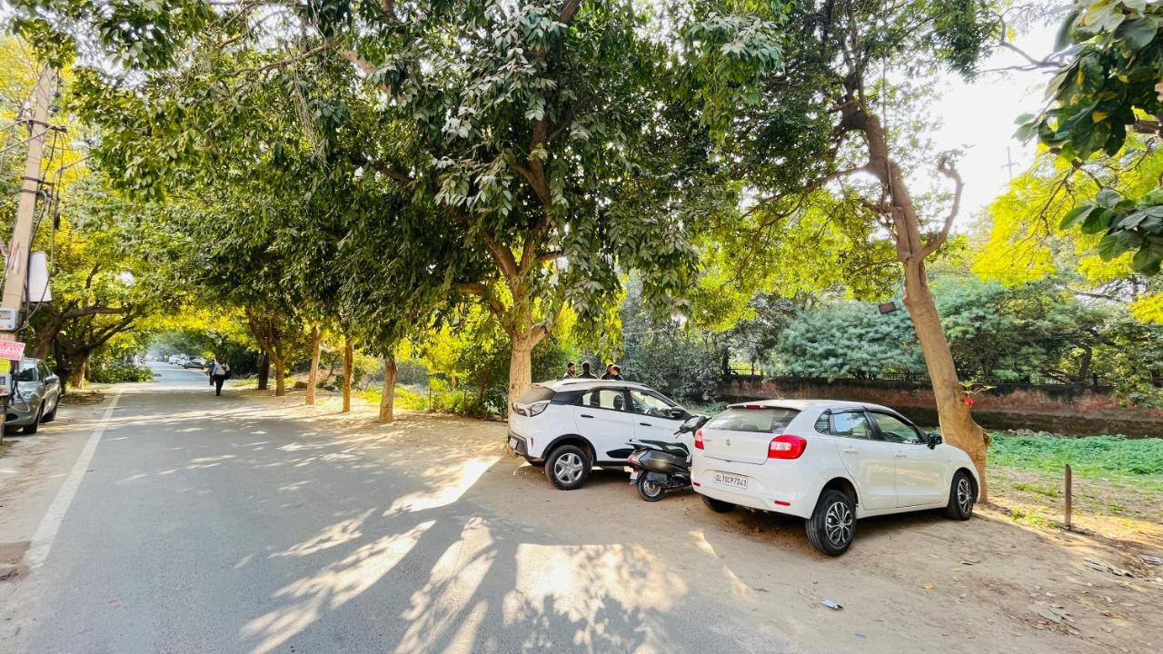 Hotel Starline Sector 28 Gurgaon Exteriör bild