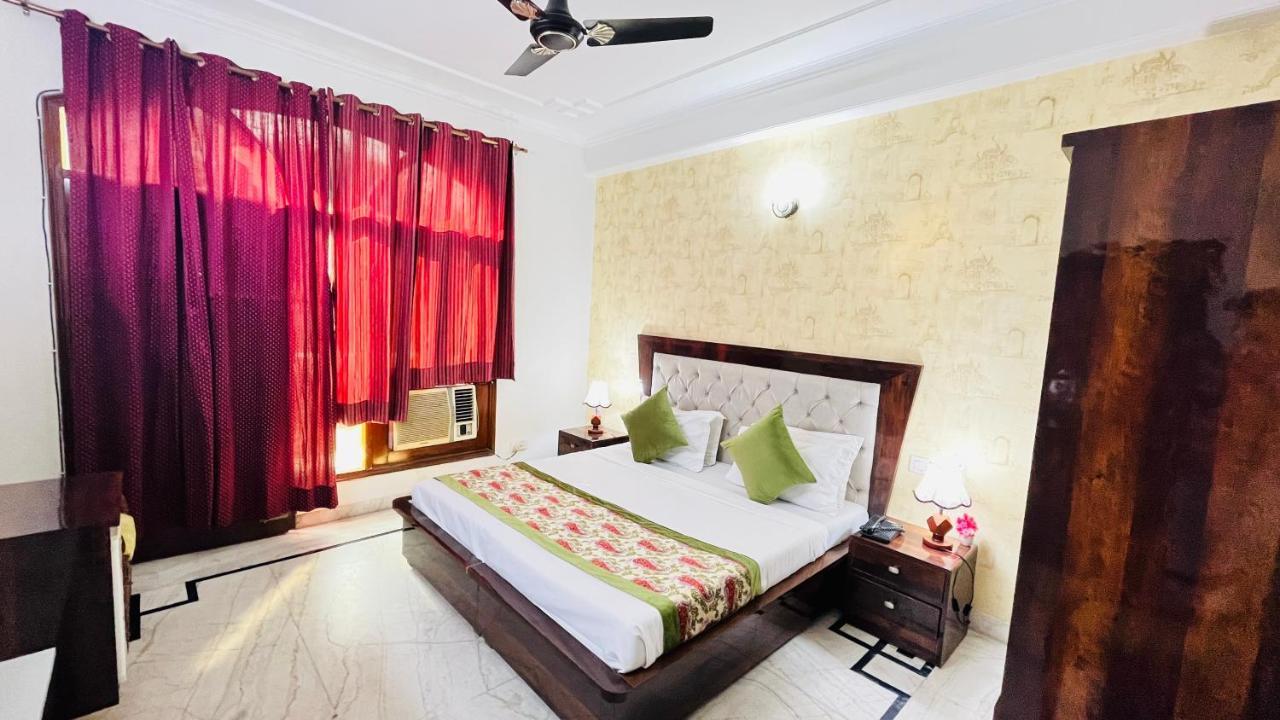 Hotel Starline Sector 28 Gurgaon Exteriör bild