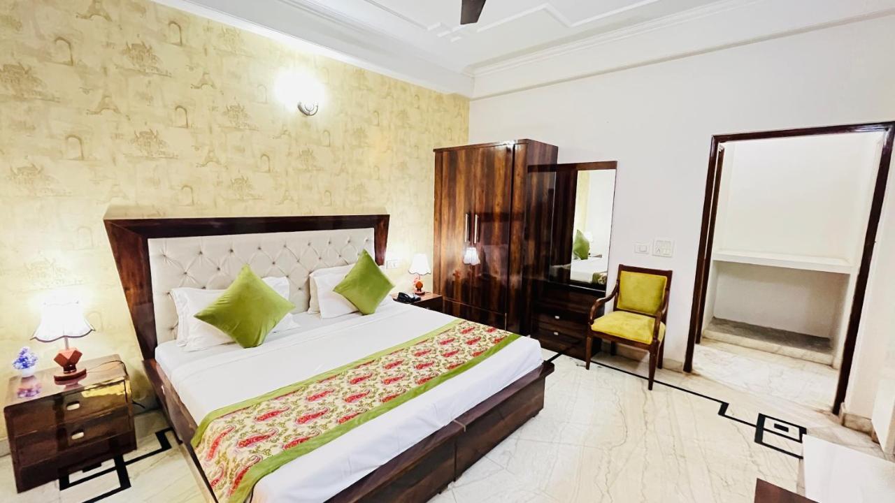 Hotel Starline Sector 28 Gurgaon Exteriör bild