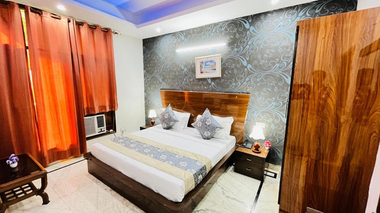 Hotel Starline Sector 28 Gurgaon Exteriör bild