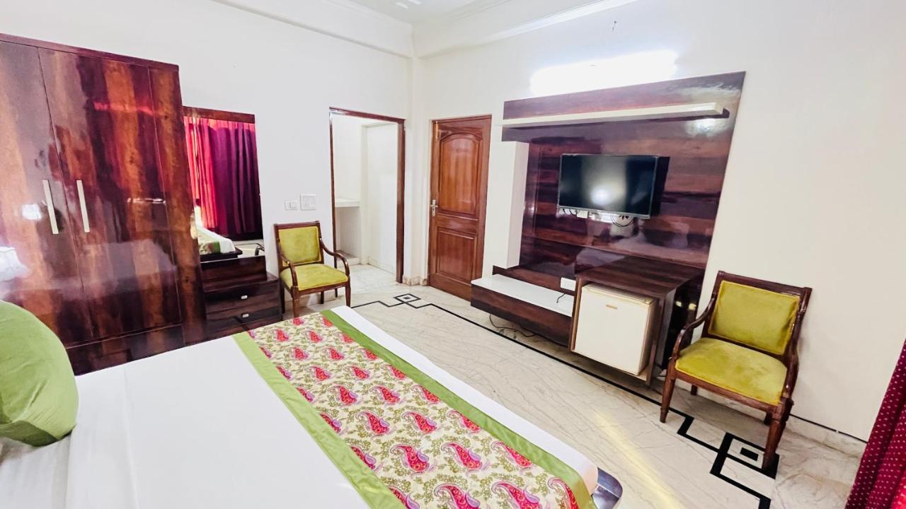 Hotel Starline Sector 28 Gurgaon Exteriör bild